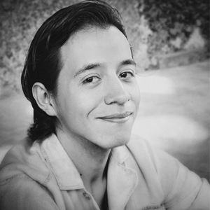 Adrián Pallares
